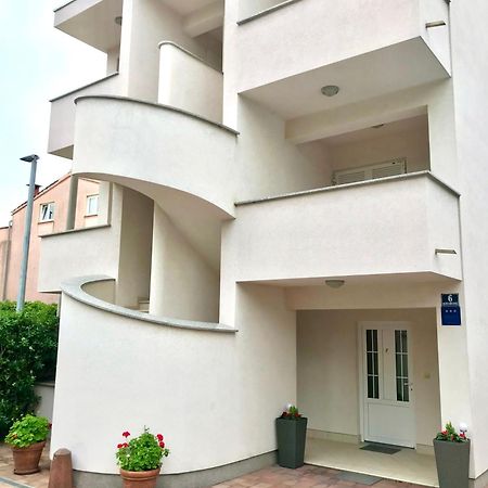 Apartmani Samec نوفاليا المظهر الخارجي الصورة