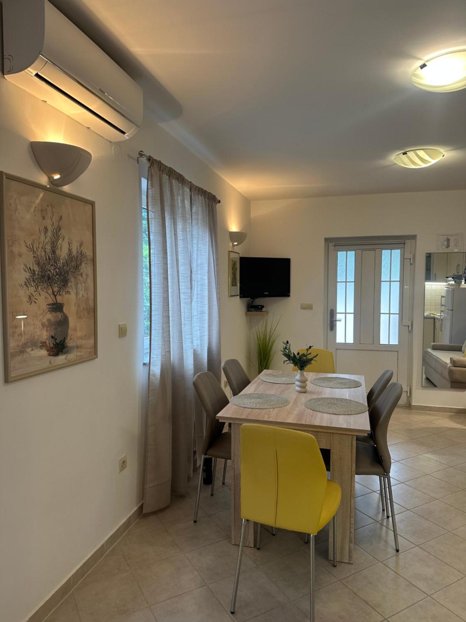 Apartmani Samec نوفاليا المظهر الخارجي الصورة