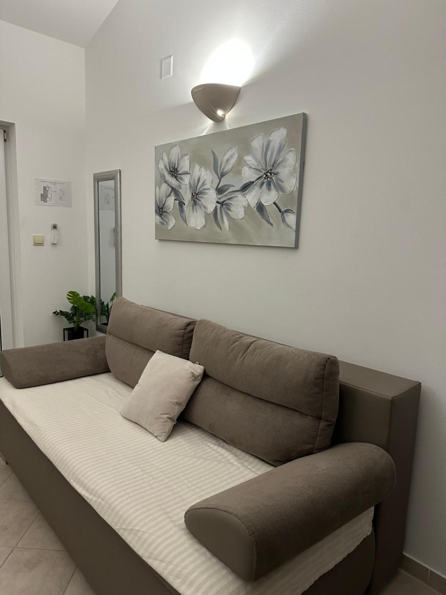 Apartmani Samec نوفاليا المظهر الخارجي الصورة
