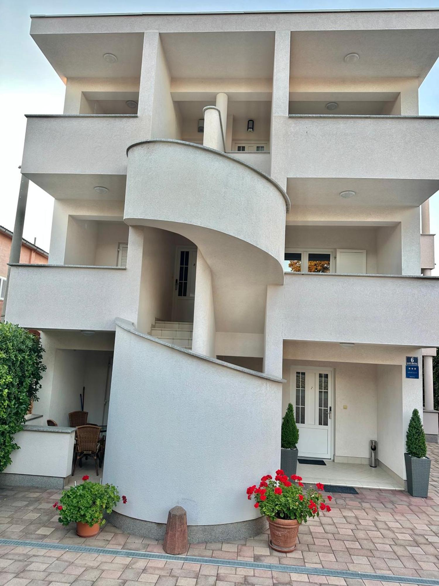 Apartmani Samec نوفاليا المظهر الخارجي الصورة